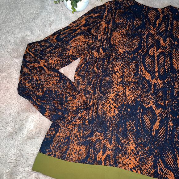 Cabi Snake Skin Animal Print Surplice Wrap Front Blouse Size: Medium - Picture 11 of 11